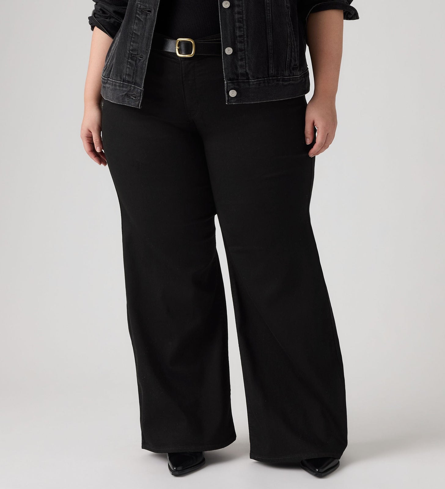 Main 5 - Levi's® Women's 318 Shaping Wide-Leg (Plus Size) - 0033F0002
