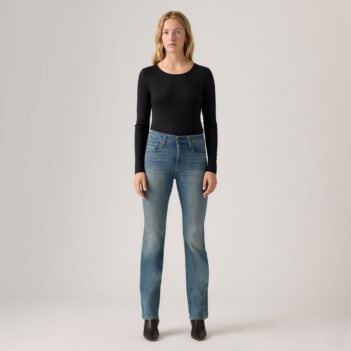 Levi’s® Women's 725 High-Rise Bootcut Jeans