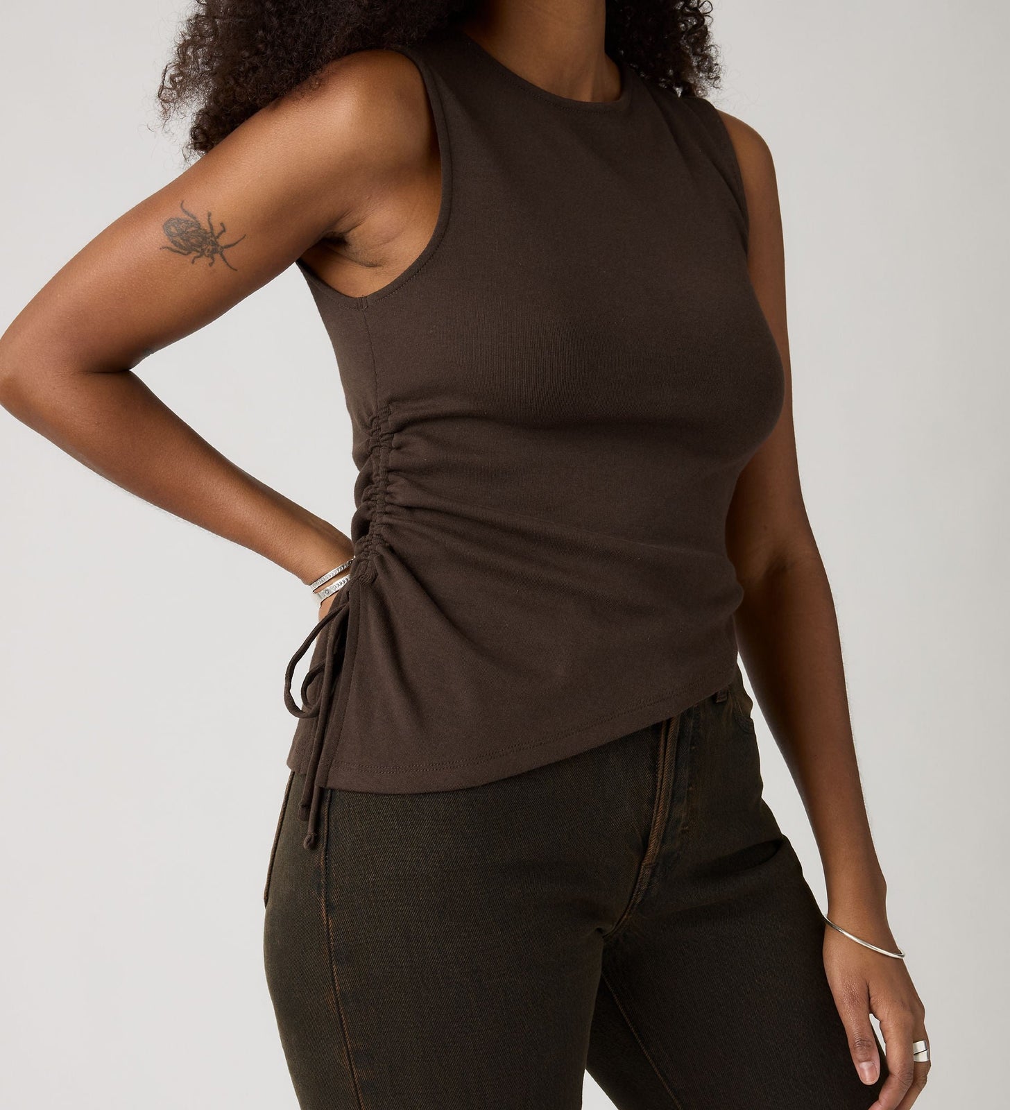 Main 4 - Levi's® Women's Alila Asymmetrical Sleeveless Top - 0086N0002