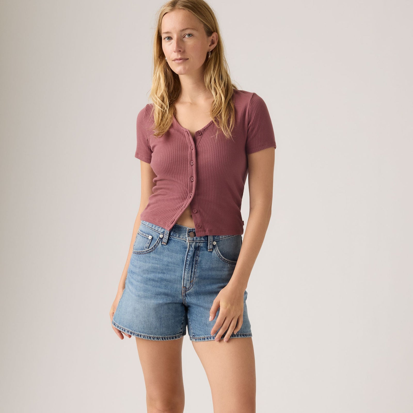 Main 4 - Levi's® Women's Cinch Mid-Thigh Shorts - 003KI0020