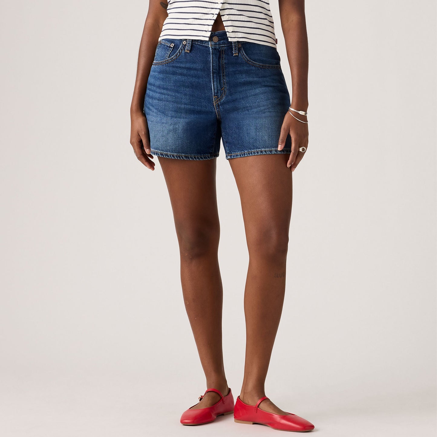 Levi's® Women's Cinch Mid-Thigh Shorts