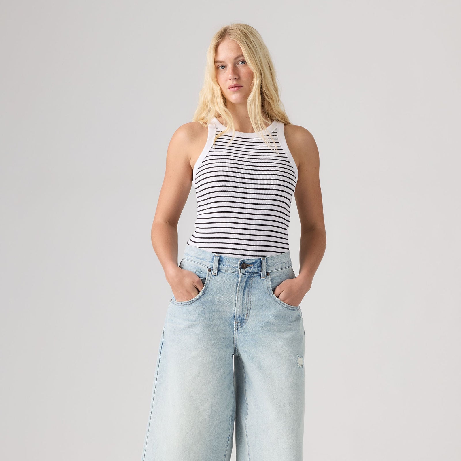 Main 4 - Levi's® Women's Essential Racer Tank - A33810050