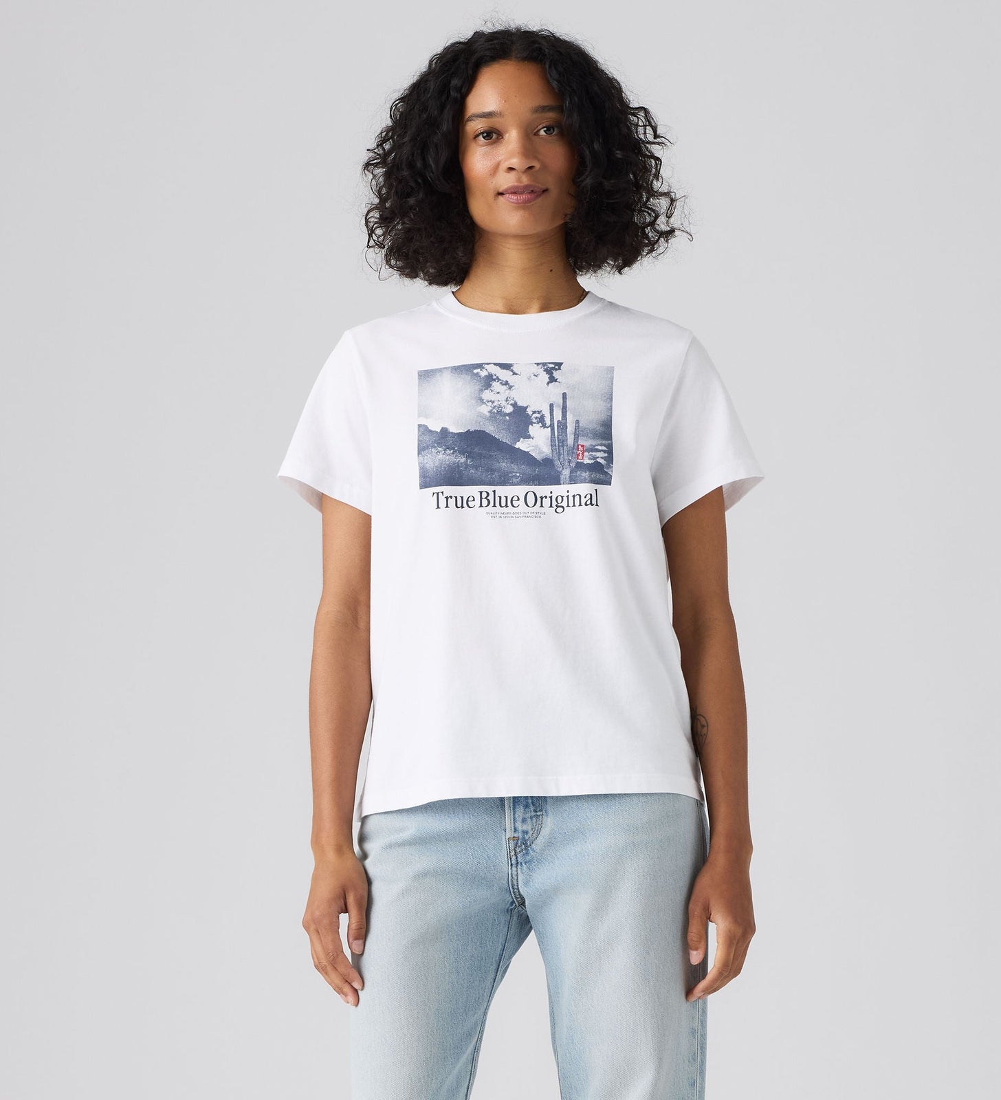 Main 3 - Levi's® Women's Graphic Favorite Tee - 005GV0073