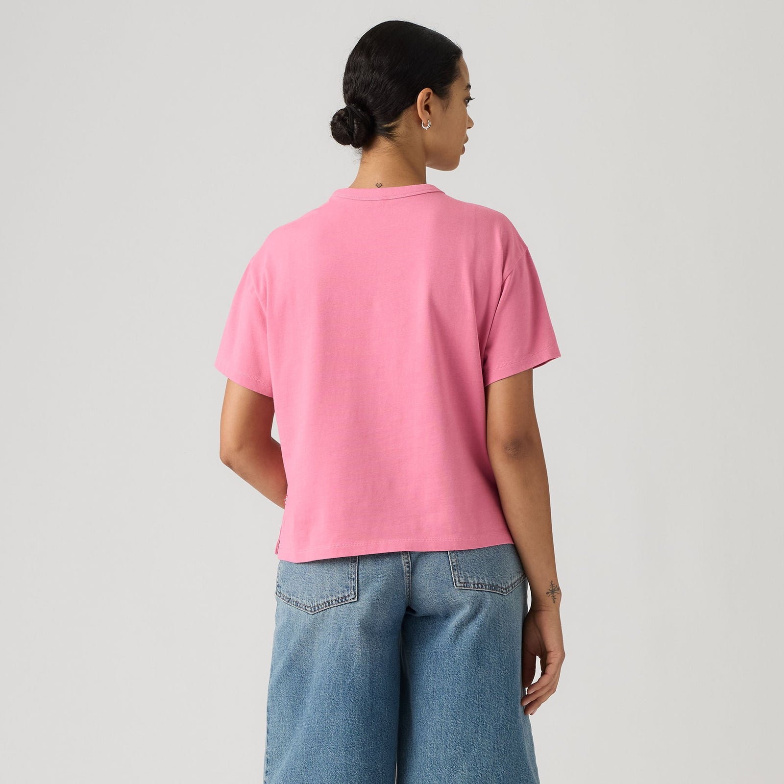 Main 2 - Levi's® Women's Graphic Vintage Short-Sleeve Tee - 005OY0044