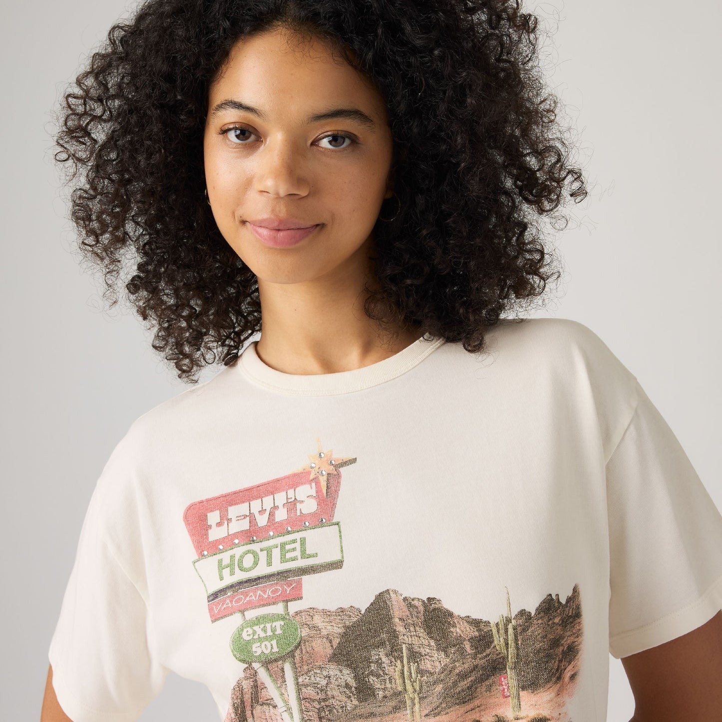 Levi's® Women's Graphic Vintage Short-Sleeve Tee