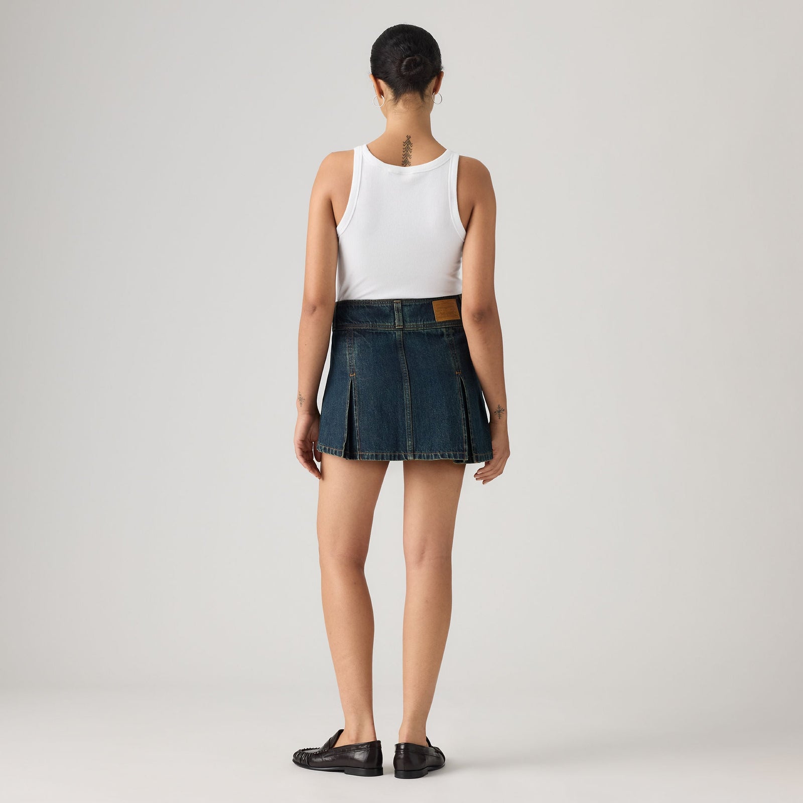 Main 2 - Levi's® Women's Inverted Pleat Mini Skirt - 0089S0004