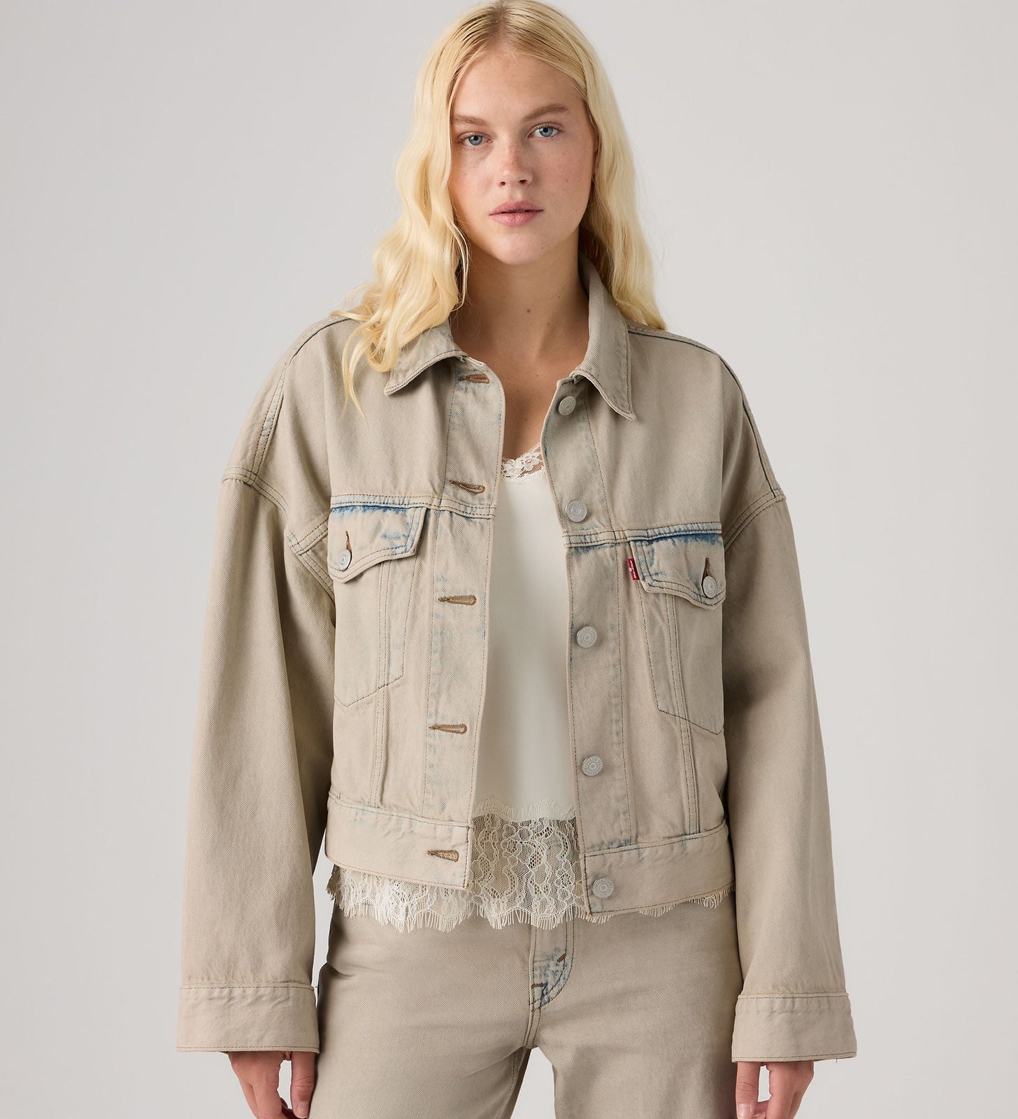Main 1 - Levi's® Women's Loose Crop Trucker Jacket - 0089L0001
