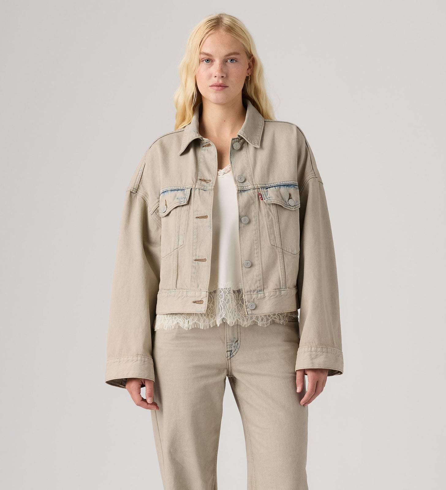 Main 3 - Levi's® Women's Loose Crop Trucker Jacket - 0089L0001