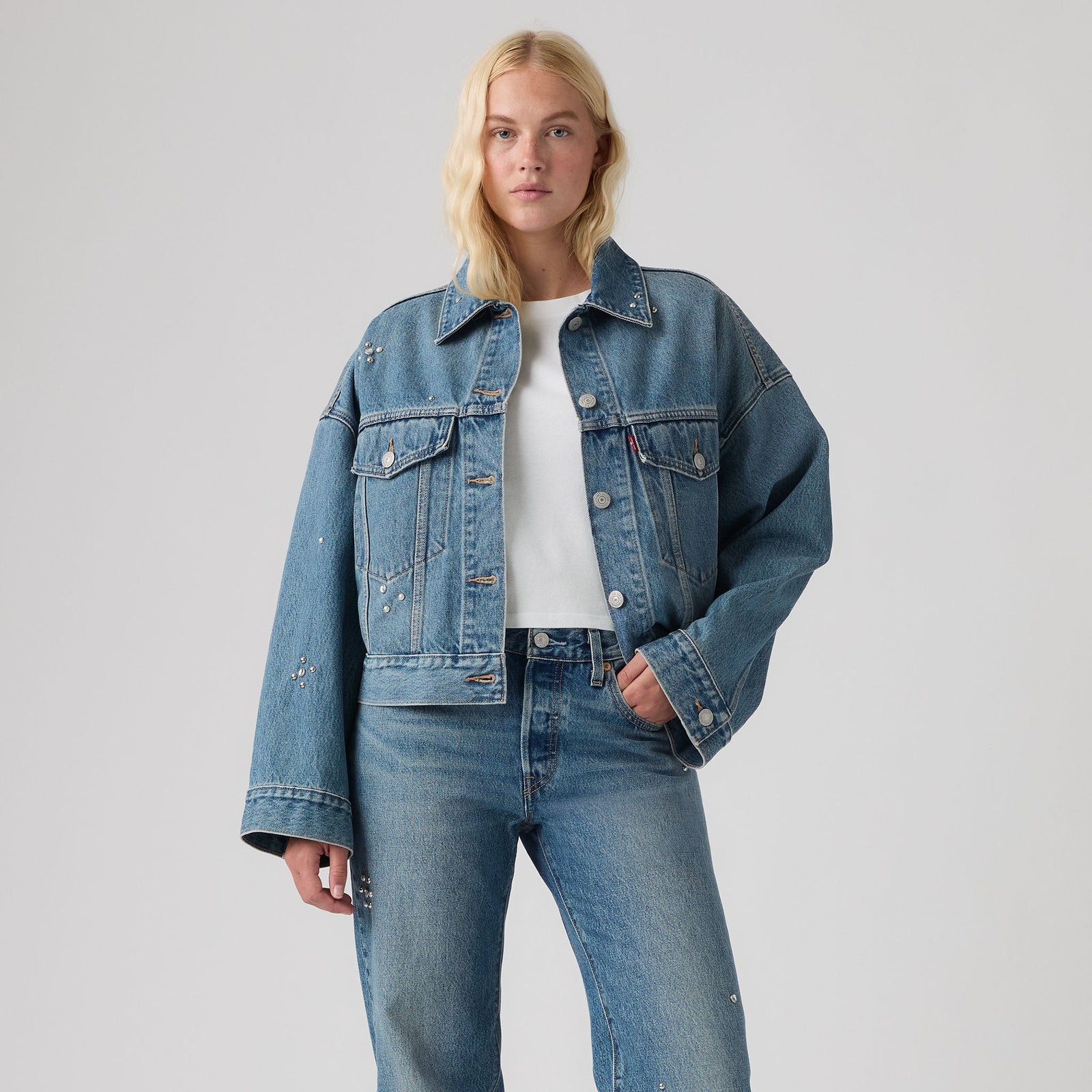 Main 3 - Levi's® Women's Loose Crop Trucker Jacket - 0089L0003