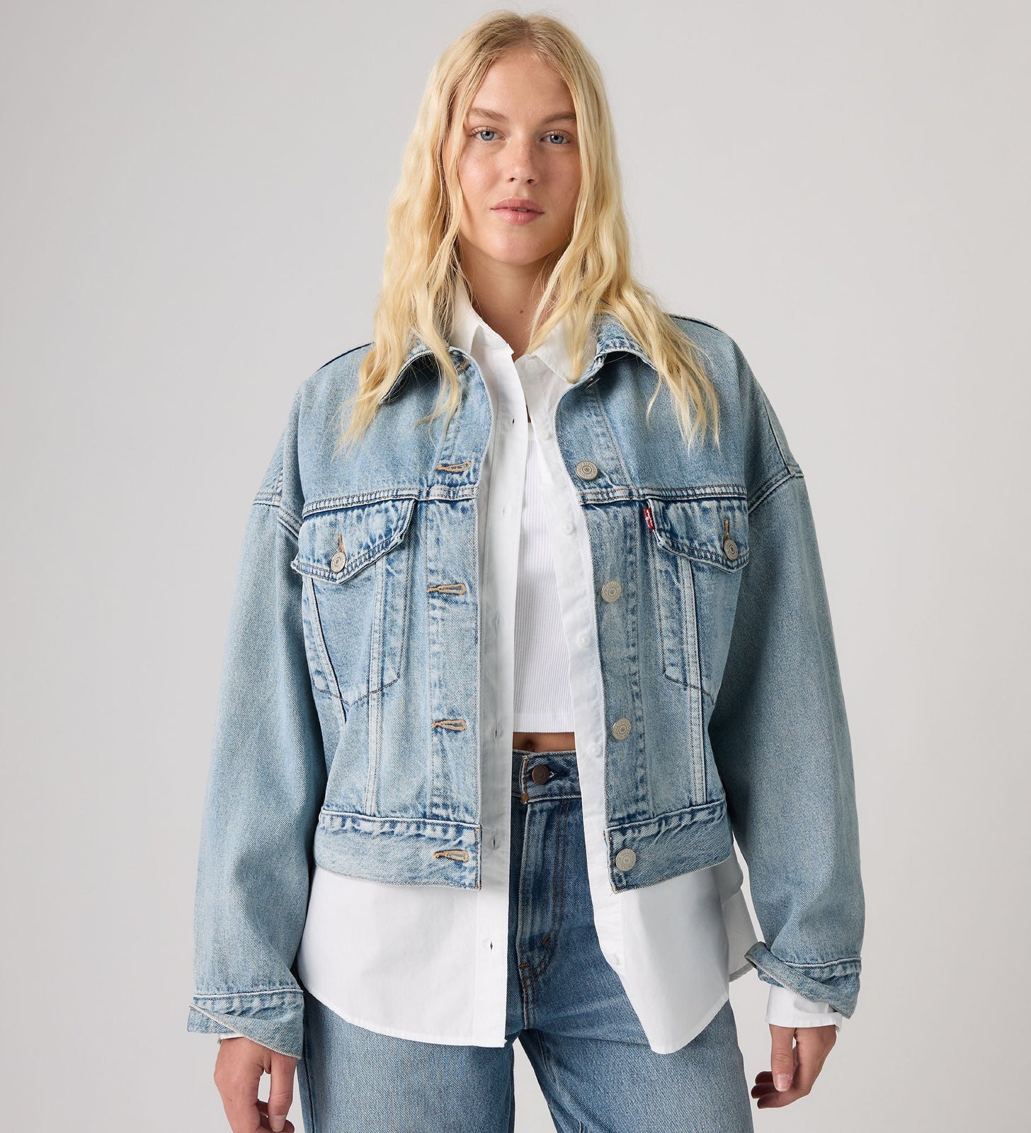 Main 1 - Levi's® Women's Loose Crop Trucker Jacket - 0089L0004