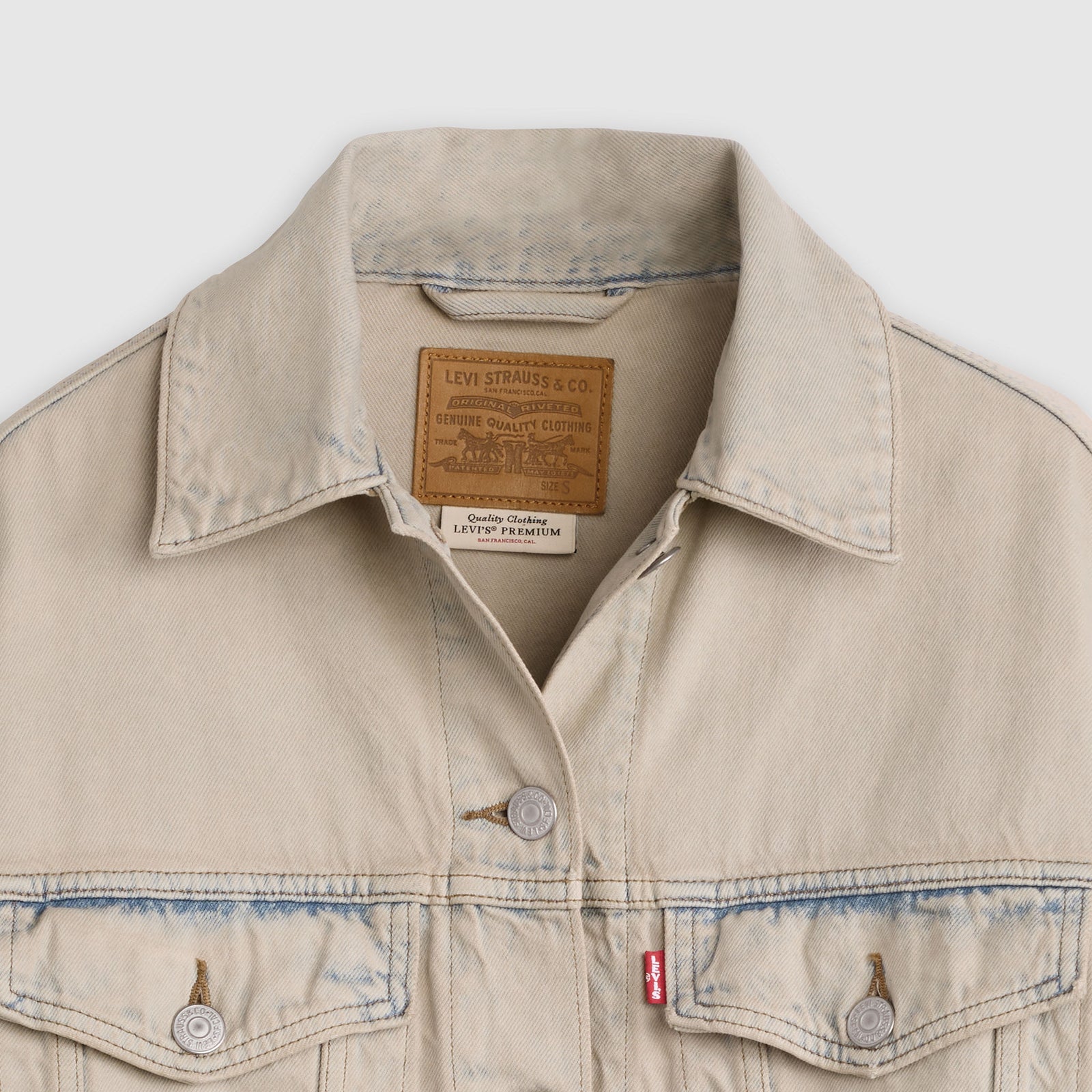 Main 6 - Levi's® Women's Loose Crop Trucker Jacket - 0089L0017