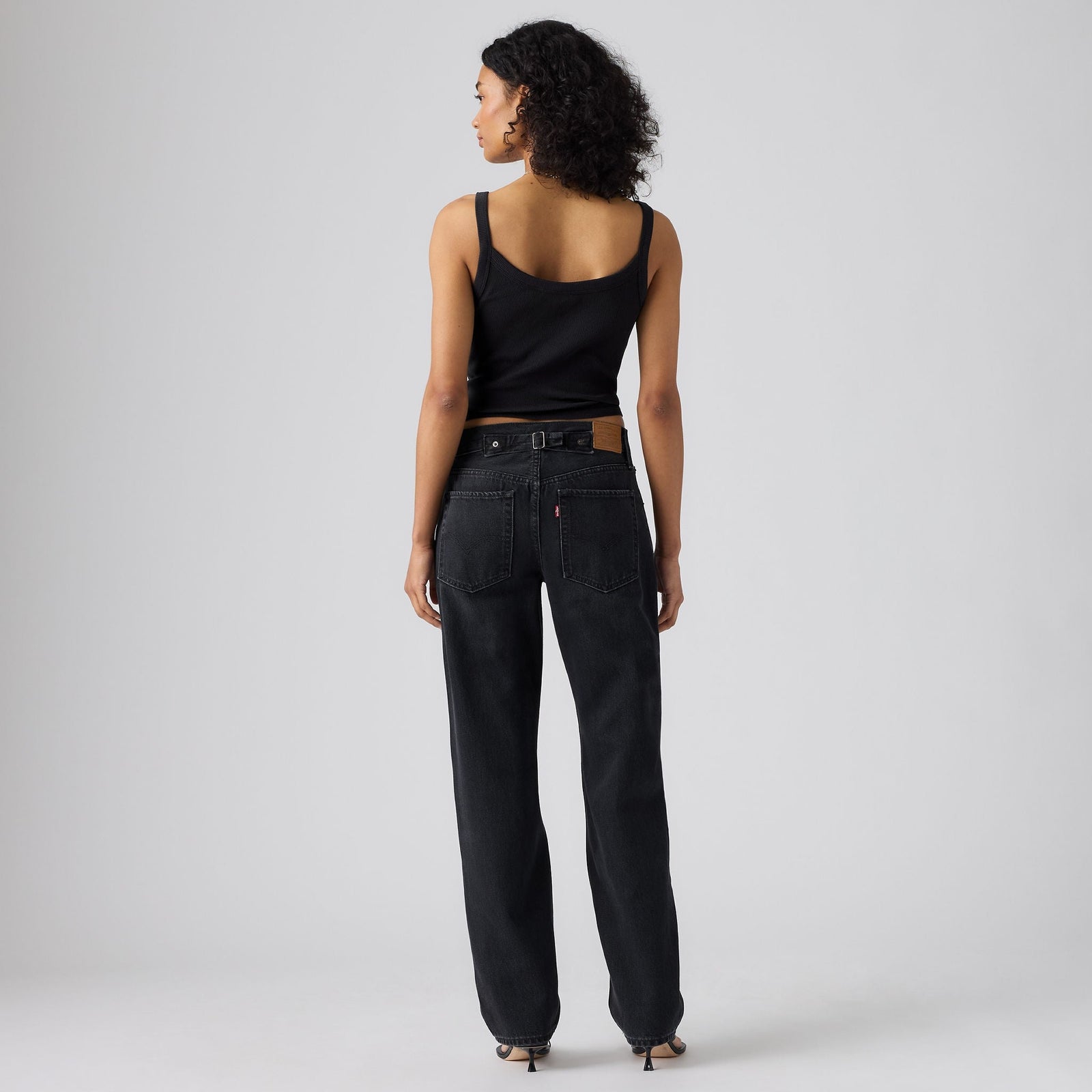 Main 2 - Levi's® Women's Loose Taper Jeans - 0083N0004