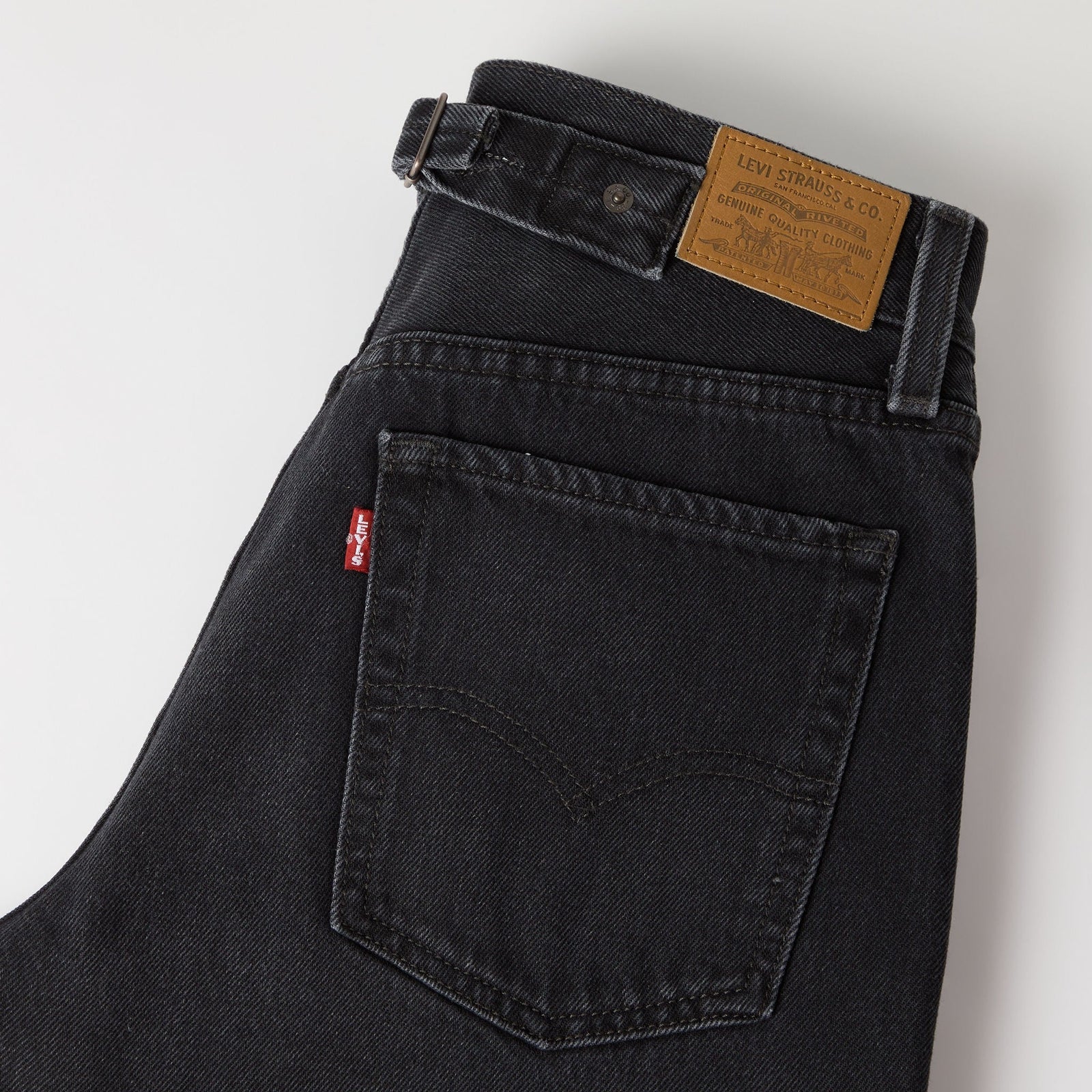 Main 7 - Levi's® Women's Loose Taper Jeans - 0083N0004
