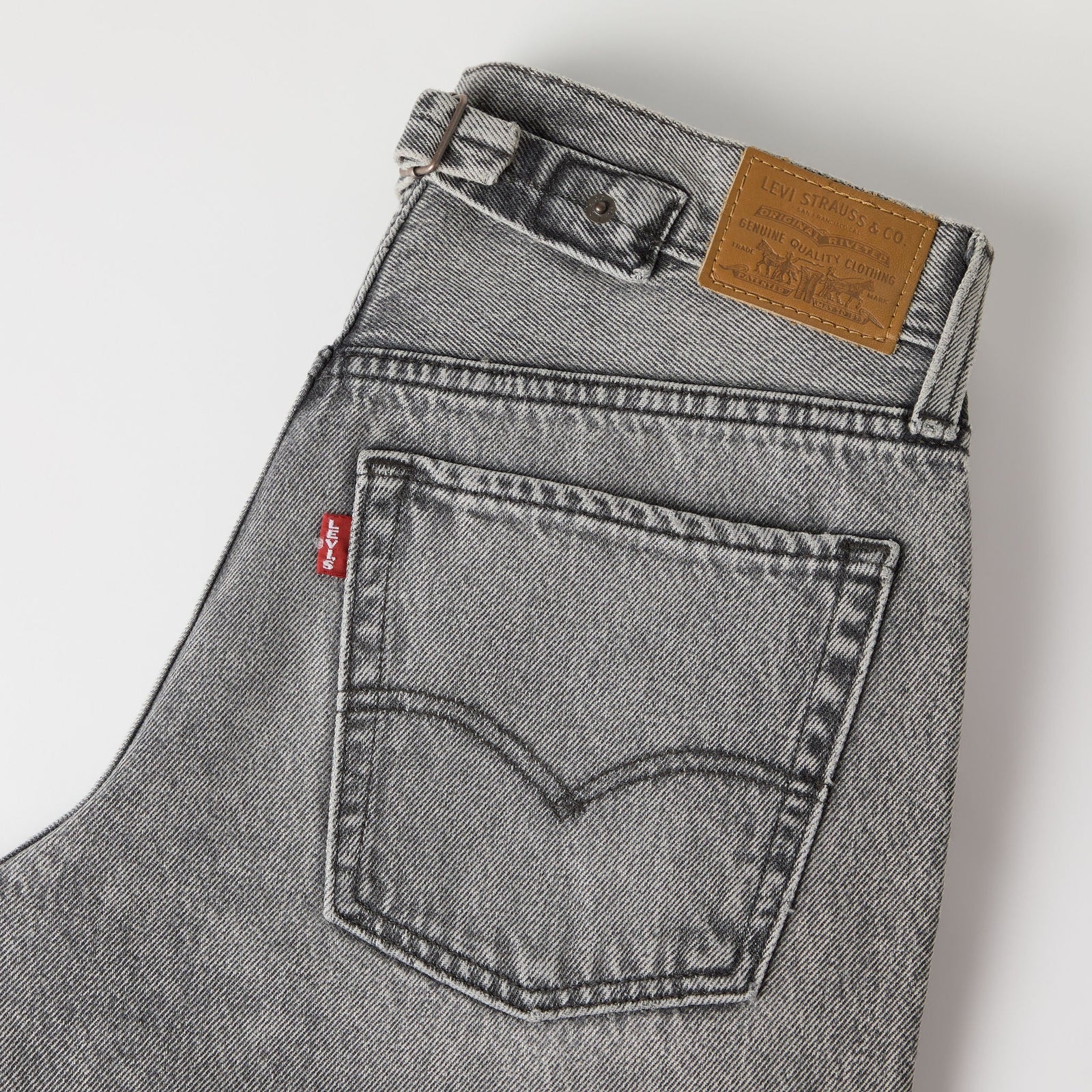 Main 7 - Levi's® Women's Loose Taper Jeans - 0083N0006