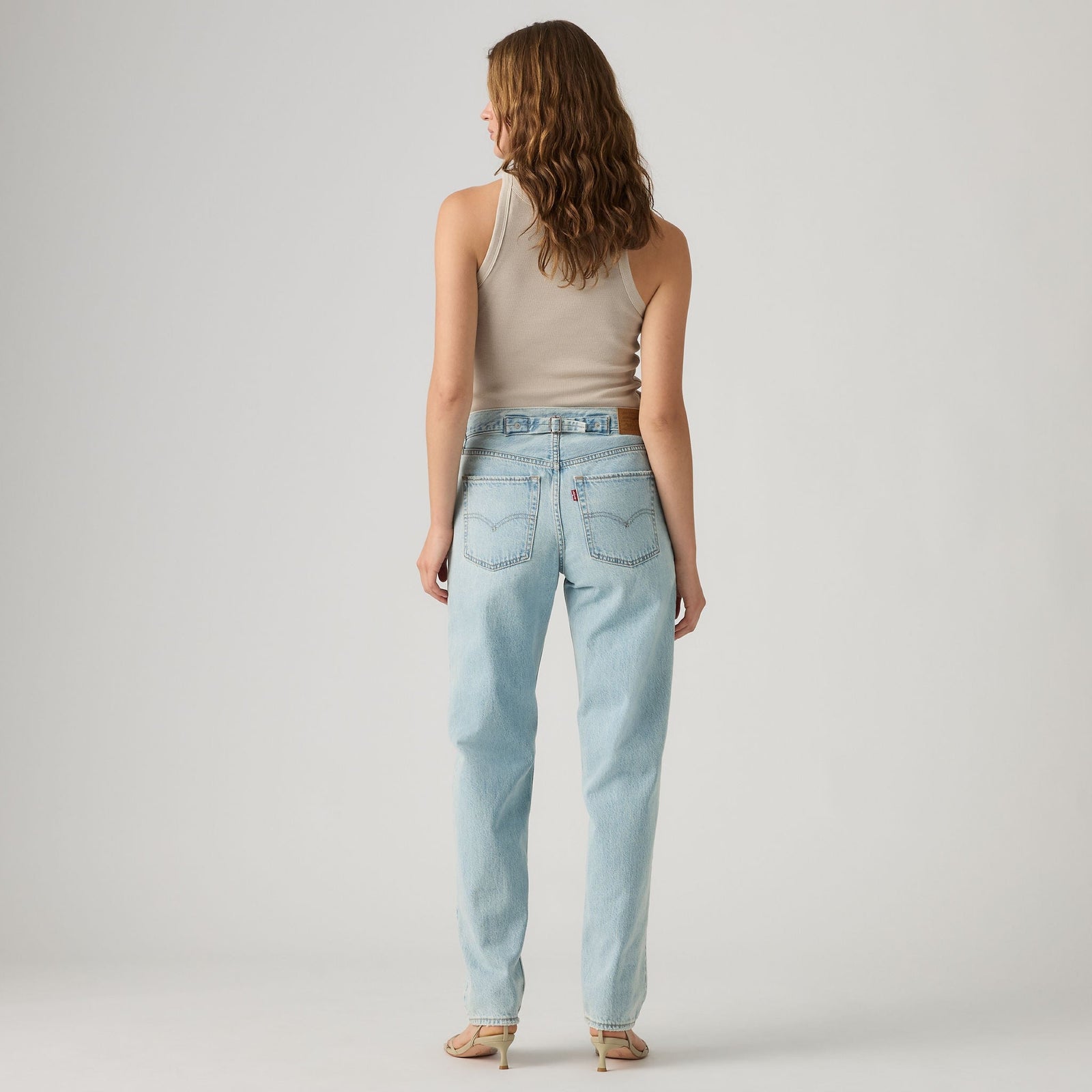 Main 2 - Levi's® Women's Loose Taper Jeans - 0083N0007