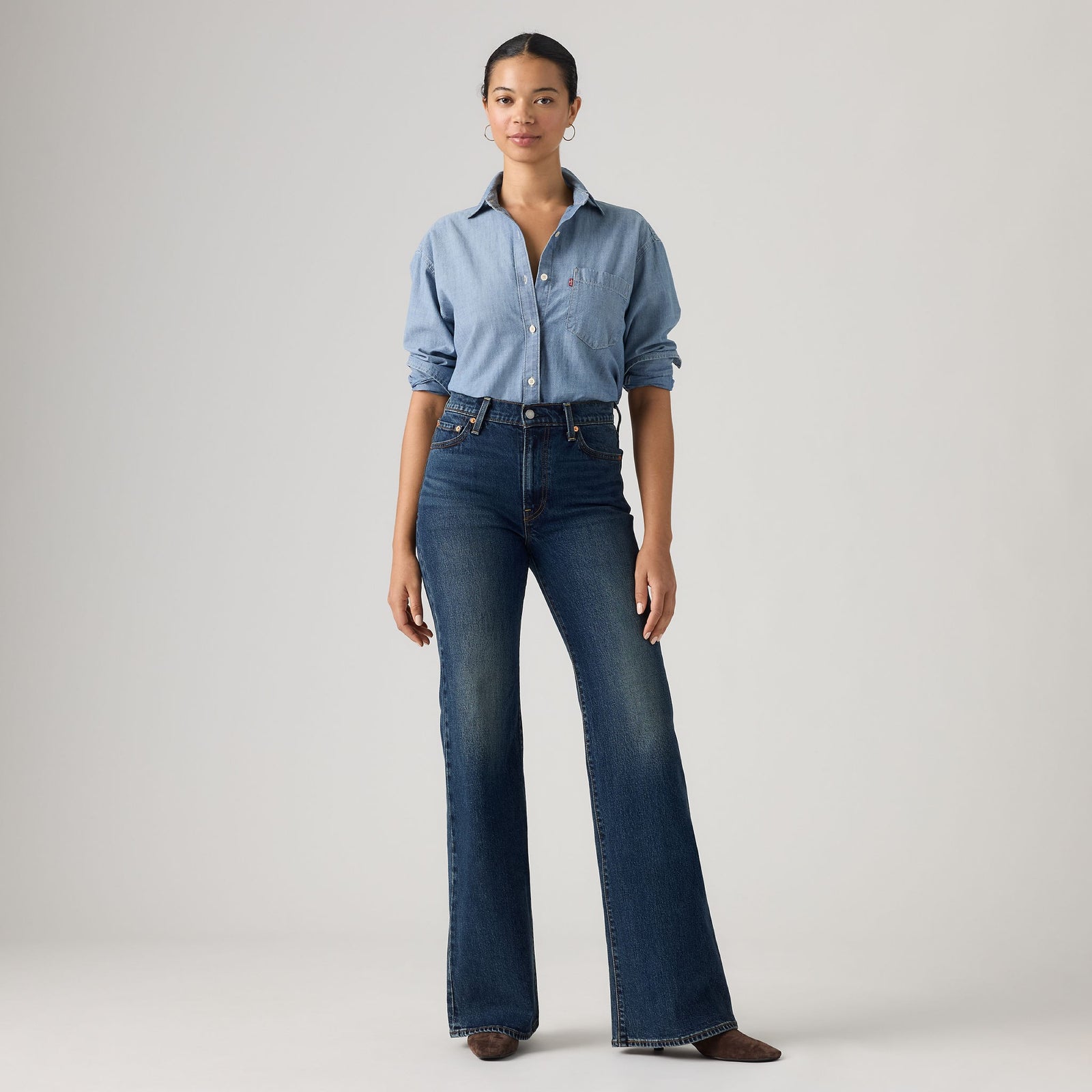 Main 2 - Levi's® Women's Ribcage Flare Jeans - 0083R0001