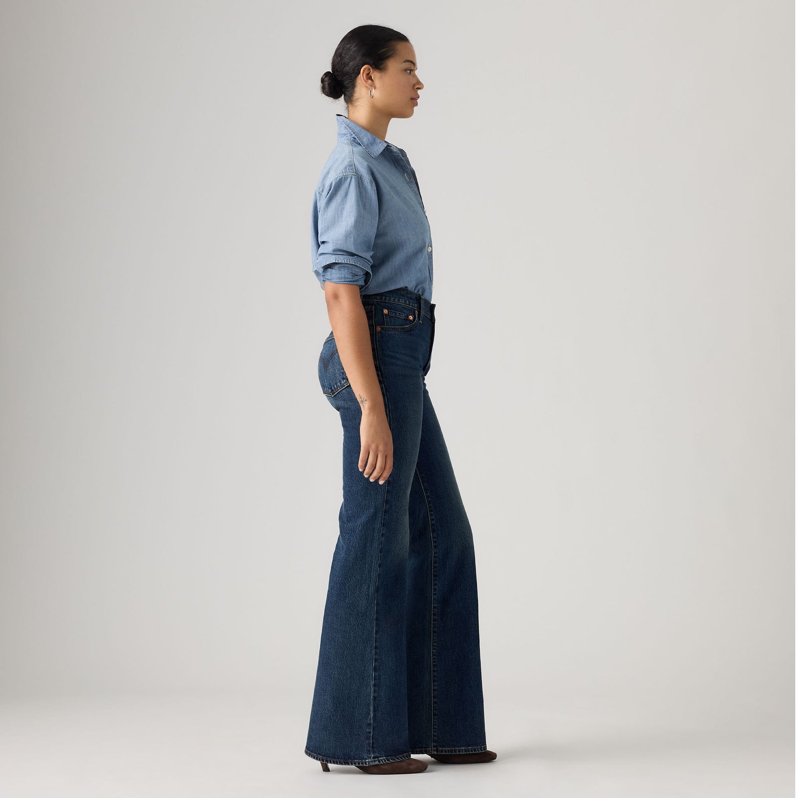 Main 3 - Levi's® Women's Ribcage Flare Jeans - 0083R0001