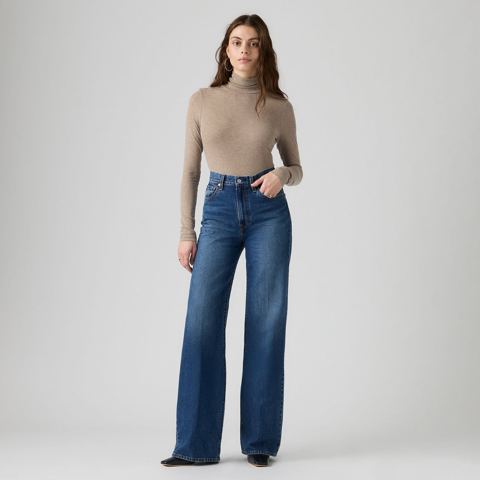 Main 4 - Levi's® Women's Ribcage Wide-Leg Jeans - A60810091