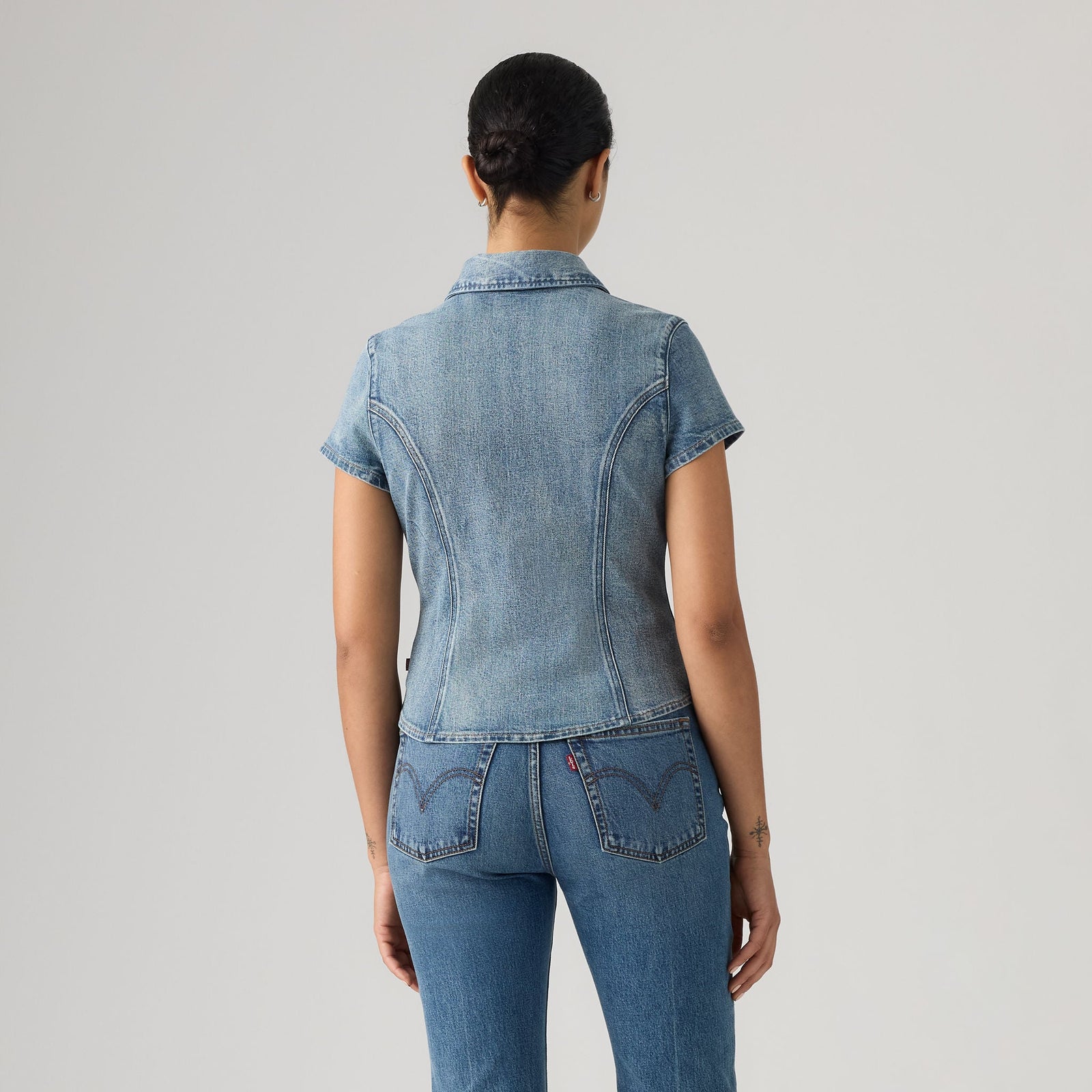 Main 2 - Levi's® Women's Short-Sleeve Shaped Denim Shirt - 007WP0001
