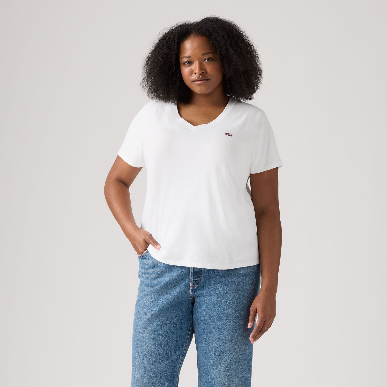 Main 1 - Levi's® Women's V-Neck T-Shirt (Plus Size) - A23230001