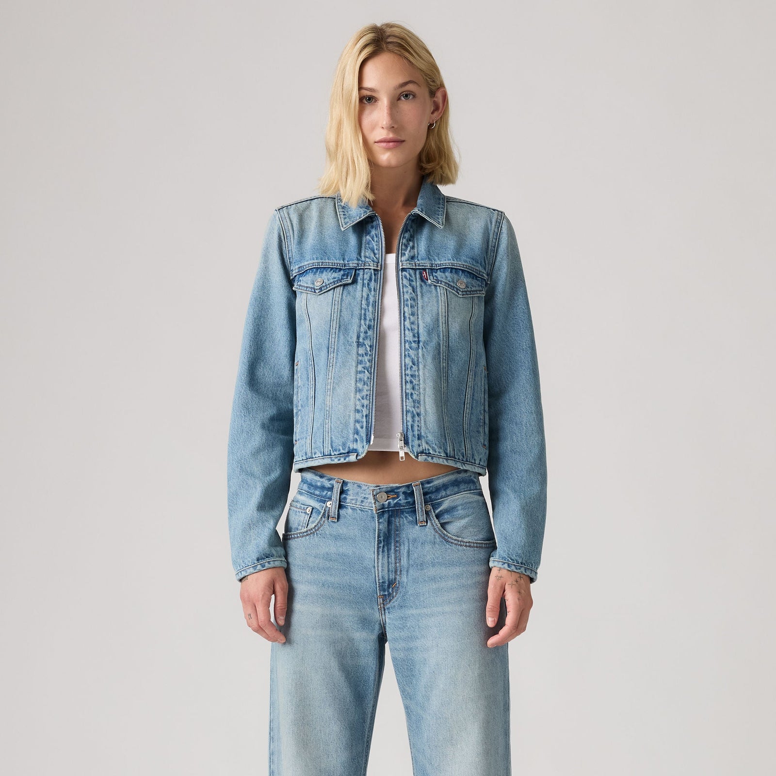 Main 4 - Levi's® x Rosé Women's Denim Jacket - 00C0A0001